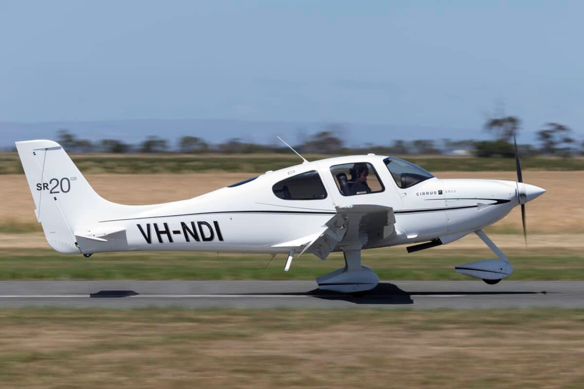 A Cirrus SR20 coming into land.